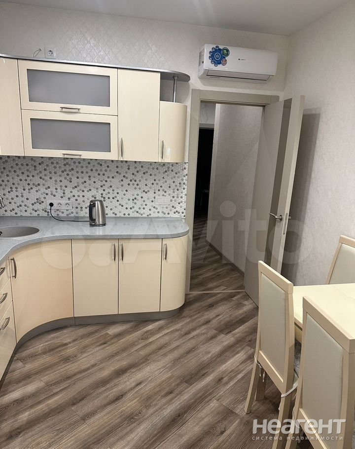 Сдается 2-х комнатная квартира, 72 м²