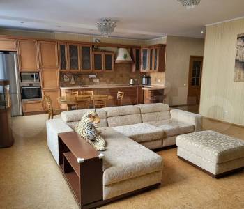 Продается 3-х комнатная квартира, 120 м²