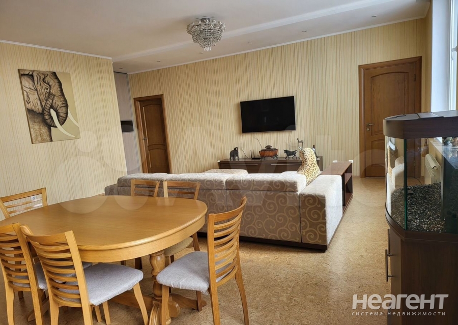 Продается 3-х комнатная квартира, 120 м²