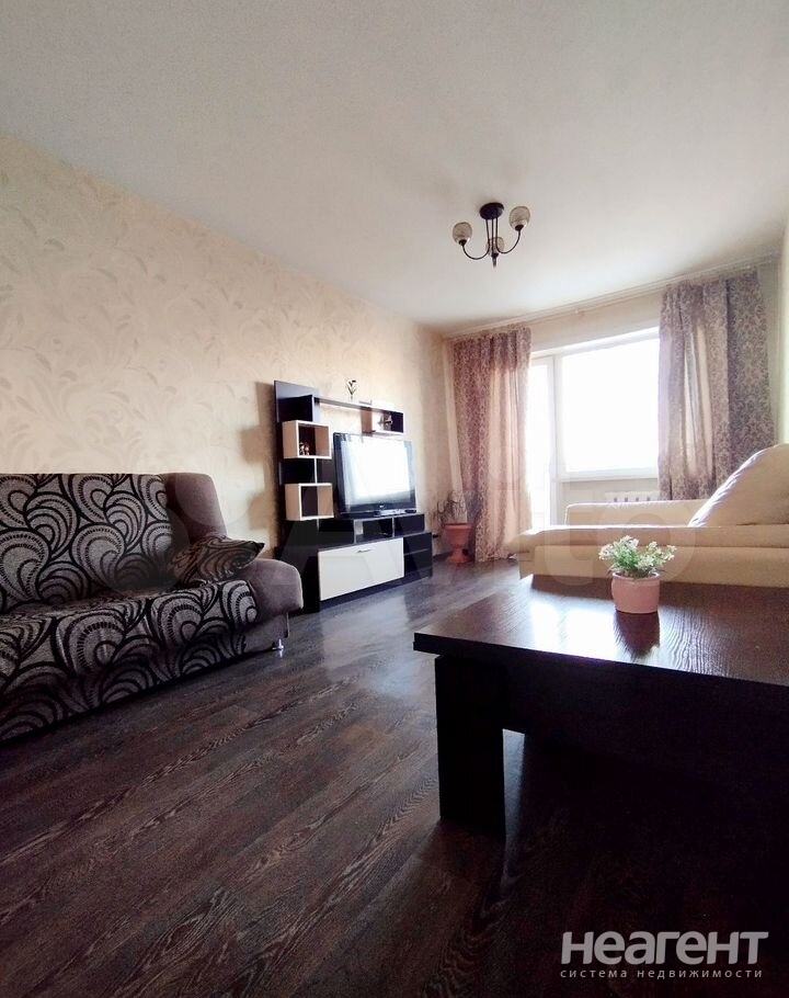 Сдается Многокомнатная квартира, 64 м²