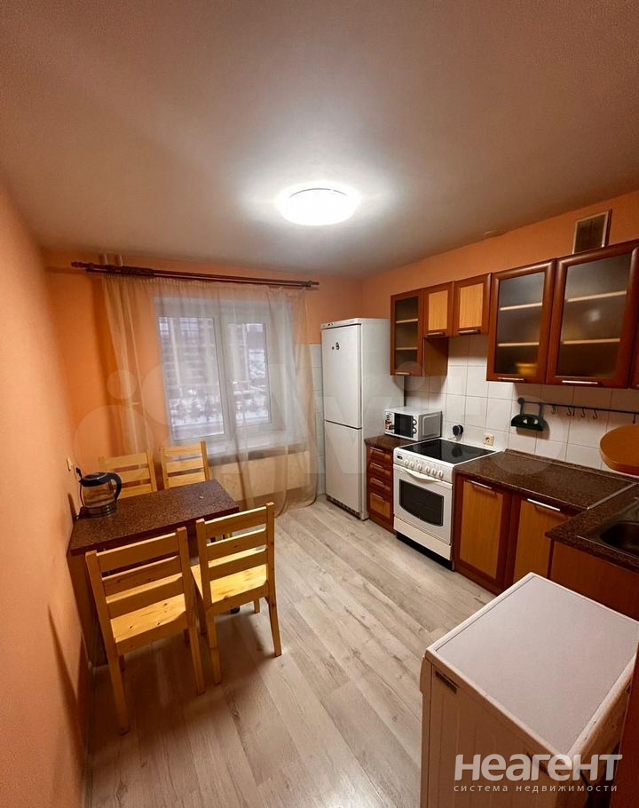 Сдается 2-х комнатная квартира, 60 м²