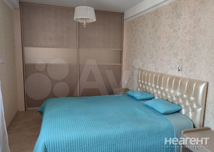 Продается Многокомнатная квартира, 100 м²