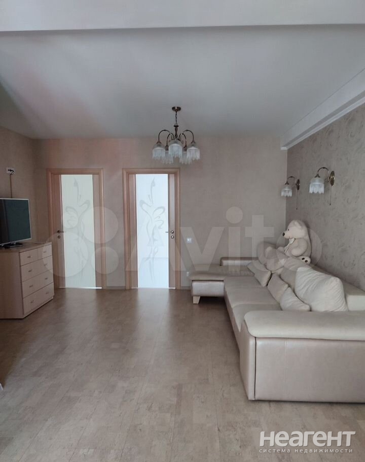 Продается Многокомнатная квартира, 100 м²