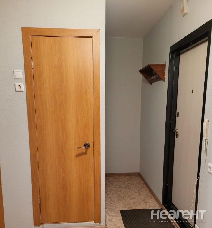 Продается 1-комнатная квартира, 37 м²