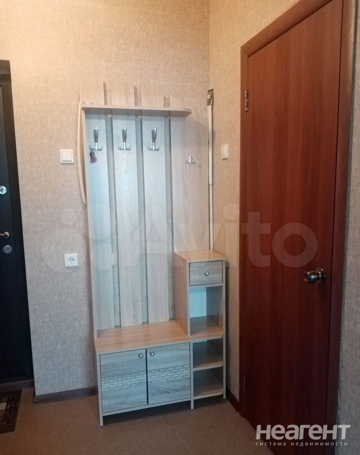 Сдается 1-комнатная квартира, 49 м²