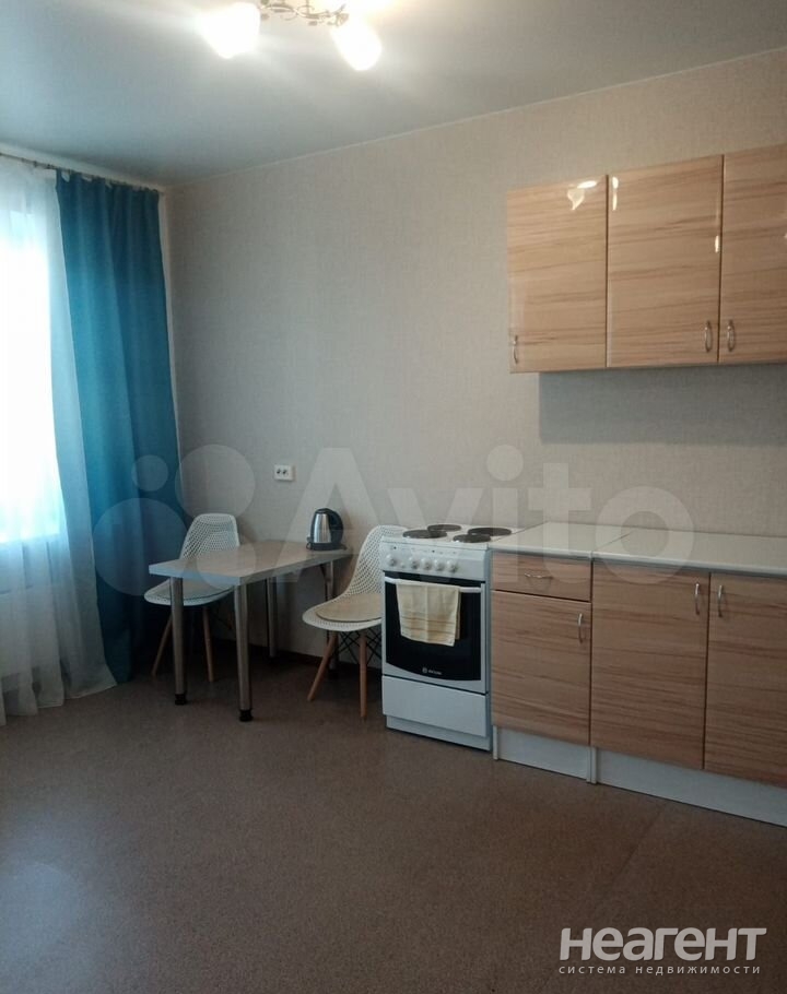 Сдается 1-комнатная квартира, 49 м²