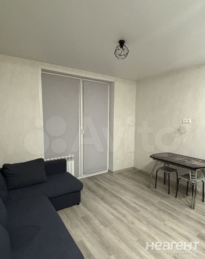 Сдается 1-комнатная квартира, 39 м²