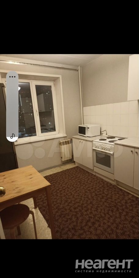 Сдается 1-комнатная квартира, 43 м²