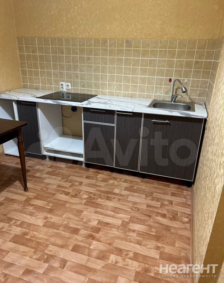 Сдается 1-комнатная квартира, 39 м²