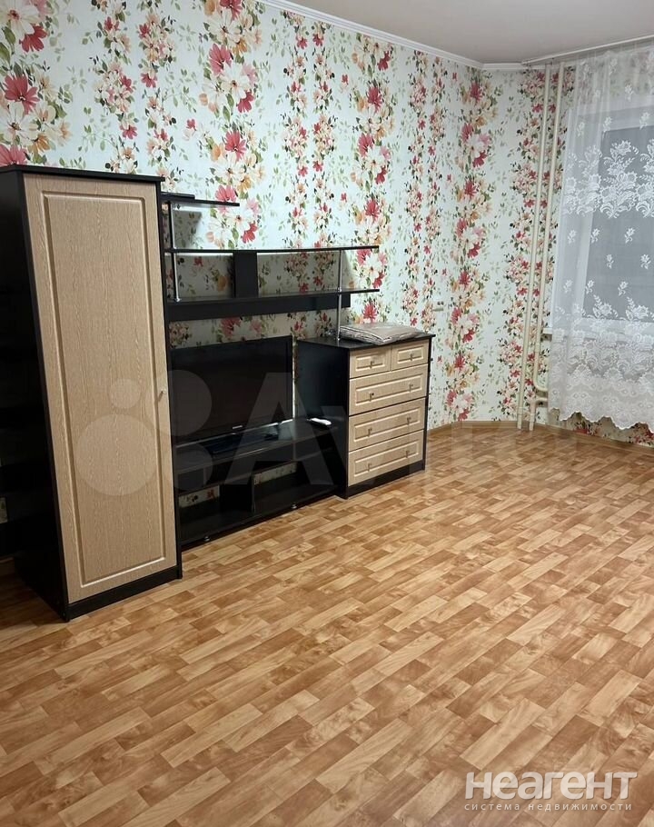 Сдается 1-комнатная квартира, 39 м²