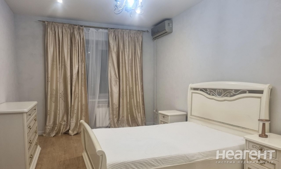 Сдается 1-комнатная квартира, 52,2 м²