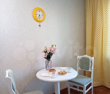 Сдается 1-комнатная квартира, 54 м²