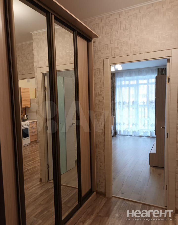 Сдается 1-комнатная квартира, 46 м²