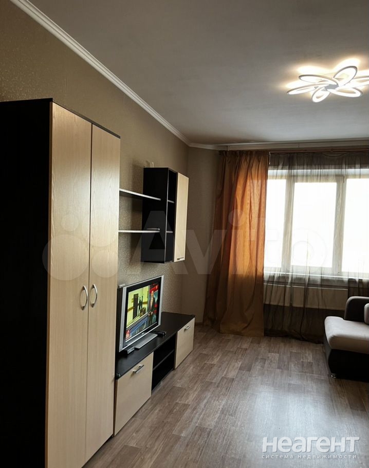 Сдается Многокомнатная квартира, 65 м²