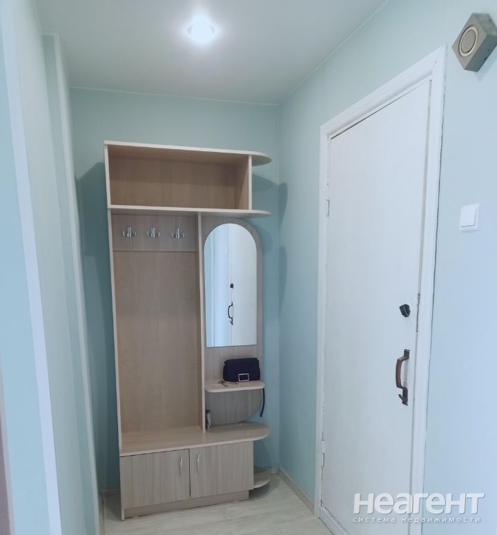 Продается 1-комнатная квартира, 32 м²