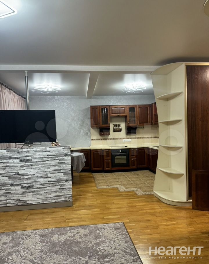 Сдается 1-комнатная квартира, 46 м²