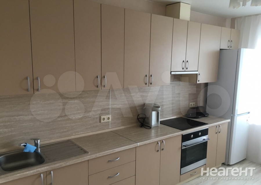 Сдается 1-комнатная квартира, 46 м²