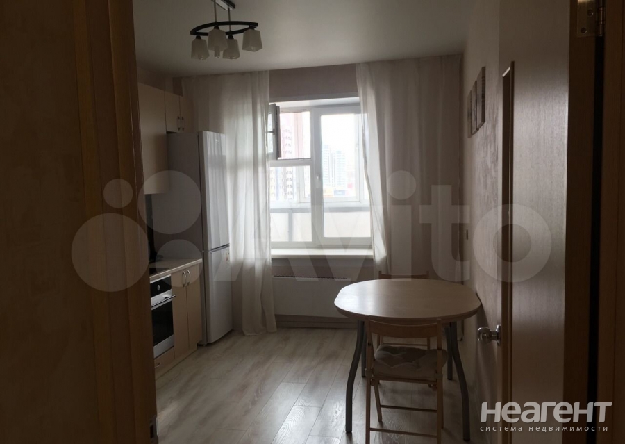 Сдается 1-комнатная квартира, 46 м²