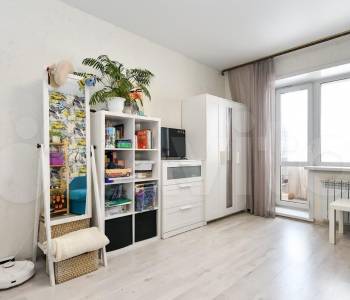 Продается 1-комнатная квартира, 42 м²