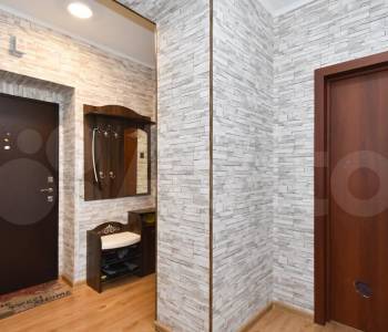 Продается 1-комнатная квартира, 42 м²