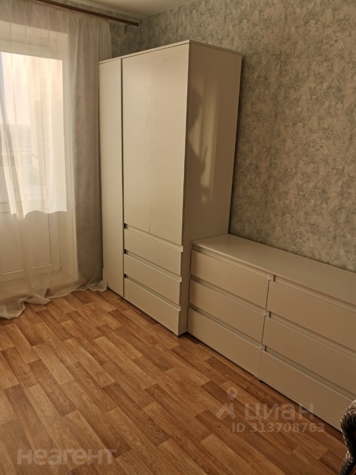 Сдается Многокомнатная квартира, 75 м²