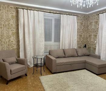 Сдается 2-х комнатная квартира, 78 м²