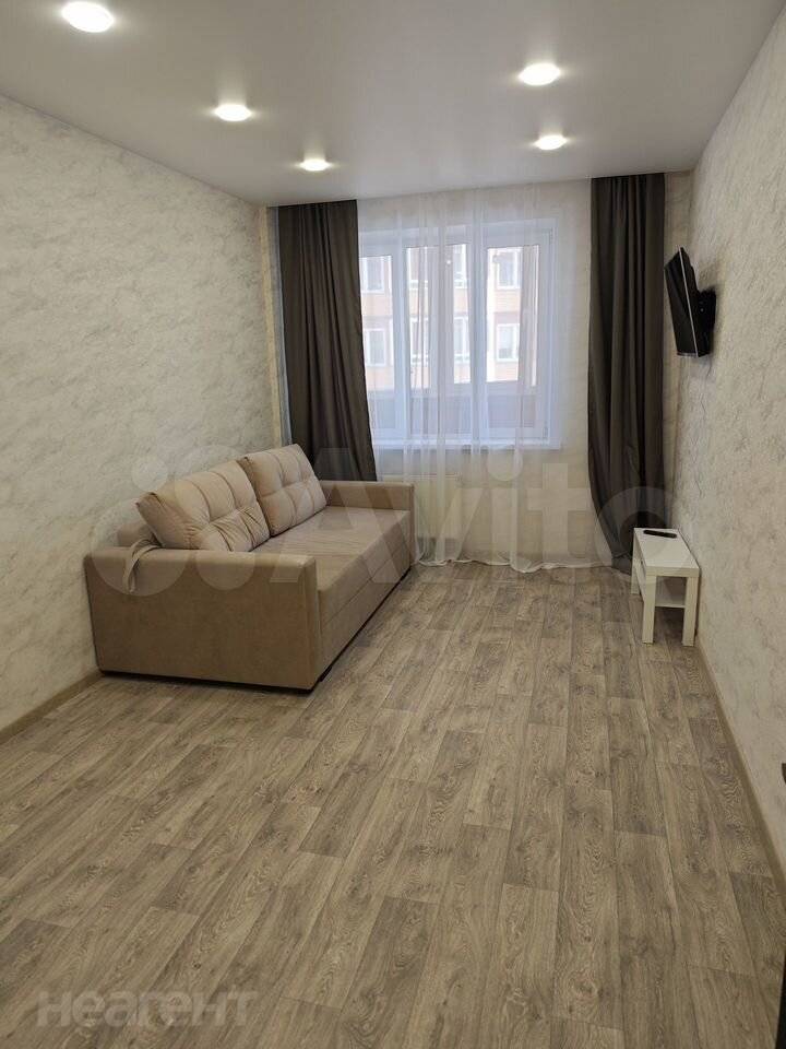 Сдается 1-комнатная квартира, 40 м²