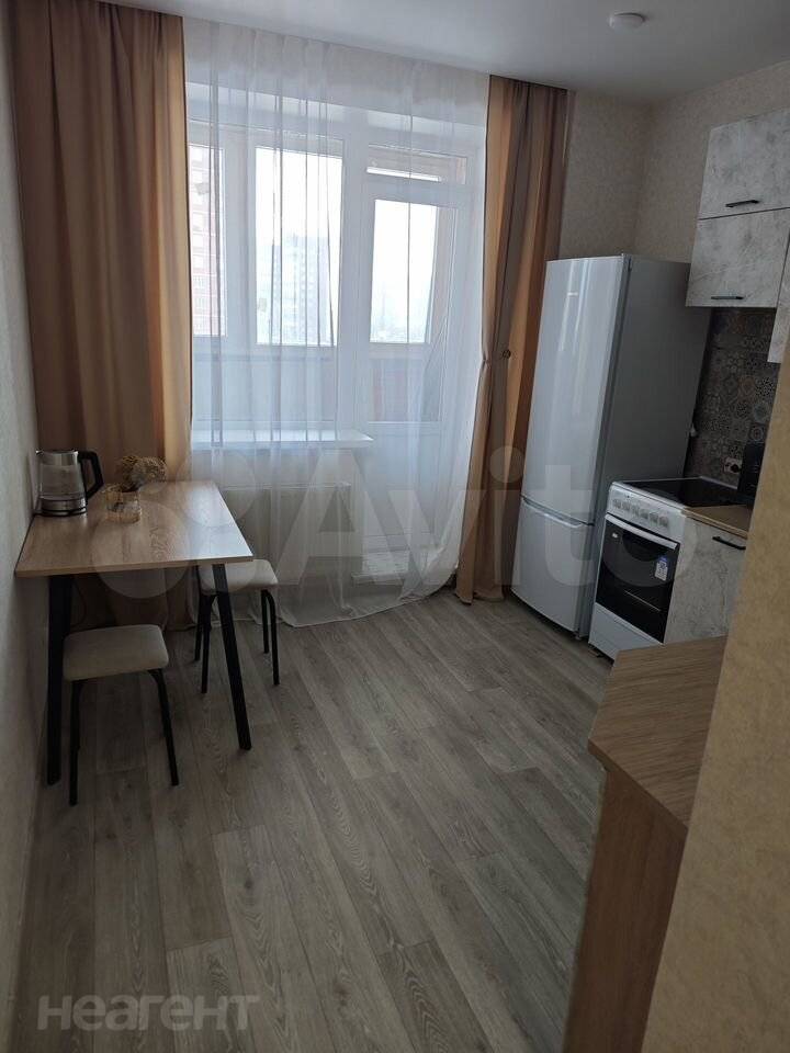 Сдается 1-комнатная квартира, 40 м²