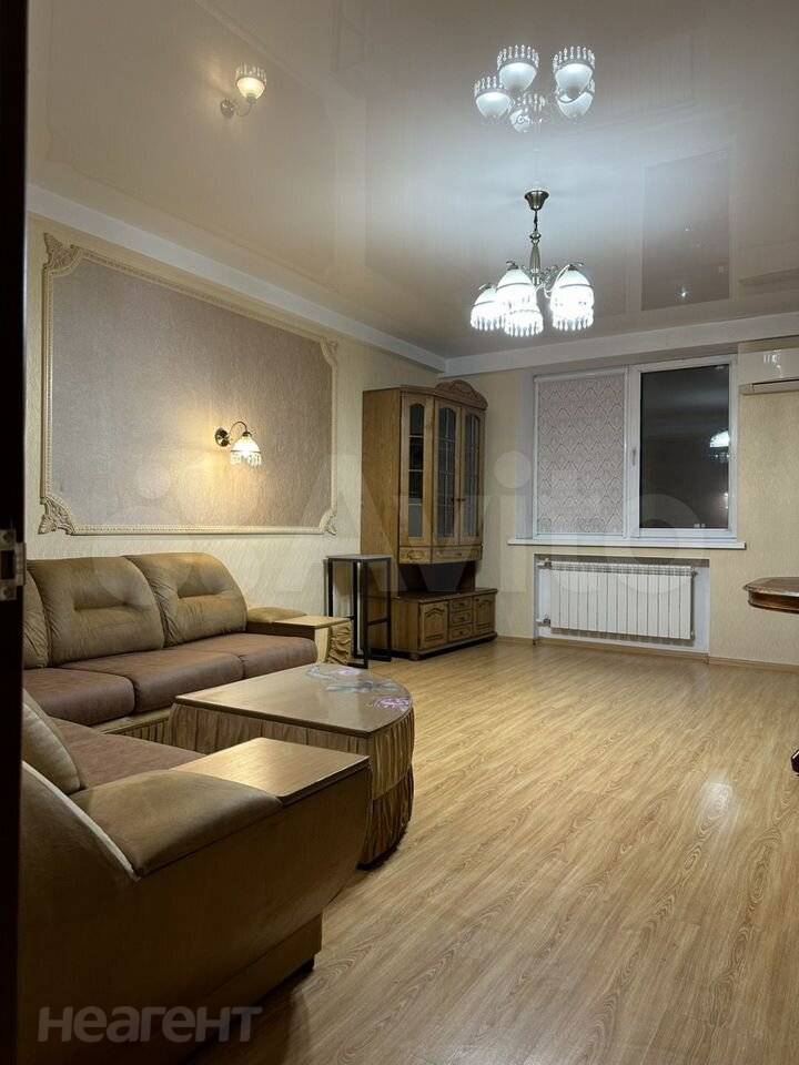 Сдается 2-х комнатная квартира, 77 м²