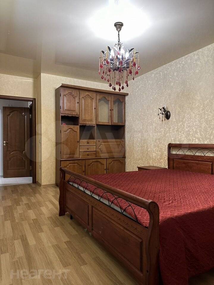 Сдается 2-х комнатная квартира, 77 м²