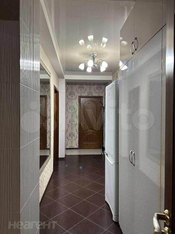 Сдается 2-х комнатная квартира, 77 м²