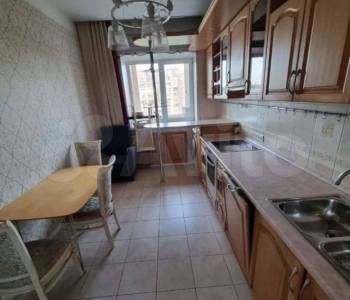 Сдается Многокомнатная квартира, 80 м²