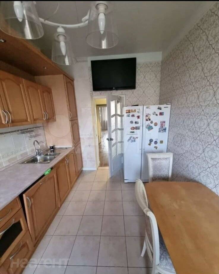 Сдается Многокомнатная квартира, 80 м²