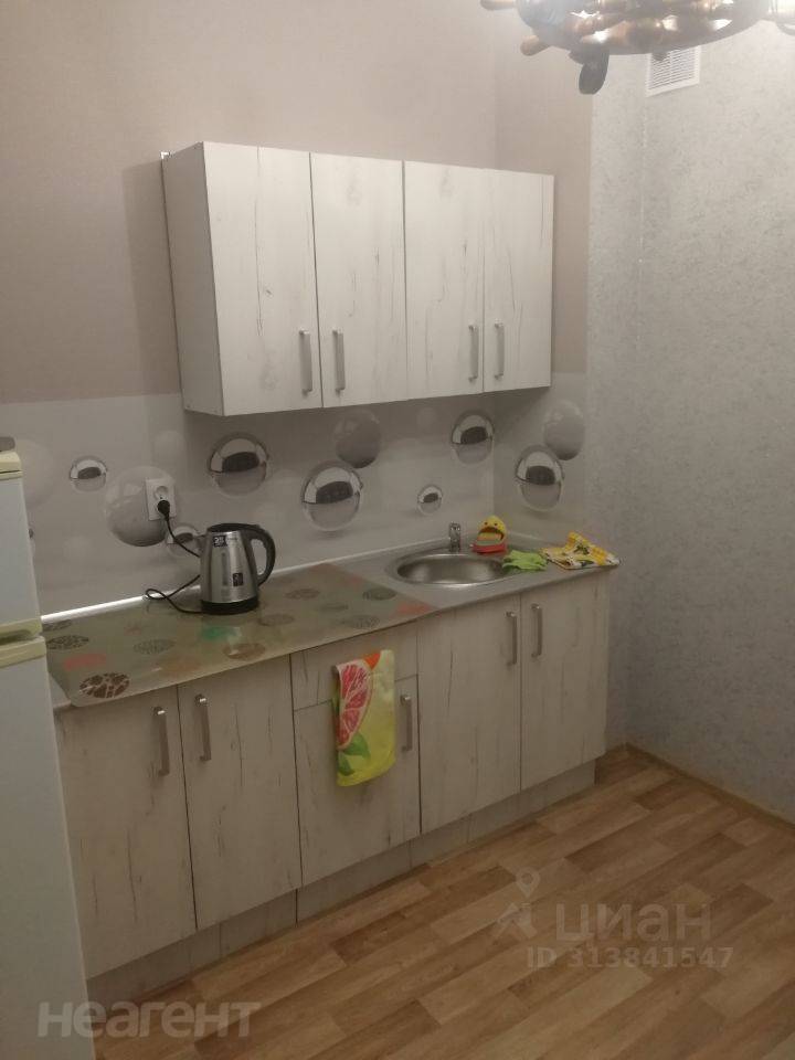 Сдается 1-комнатная квартира, 40 м²