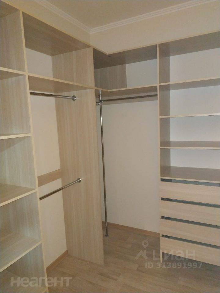 Продается 1-комнатная квартира, 32 м²