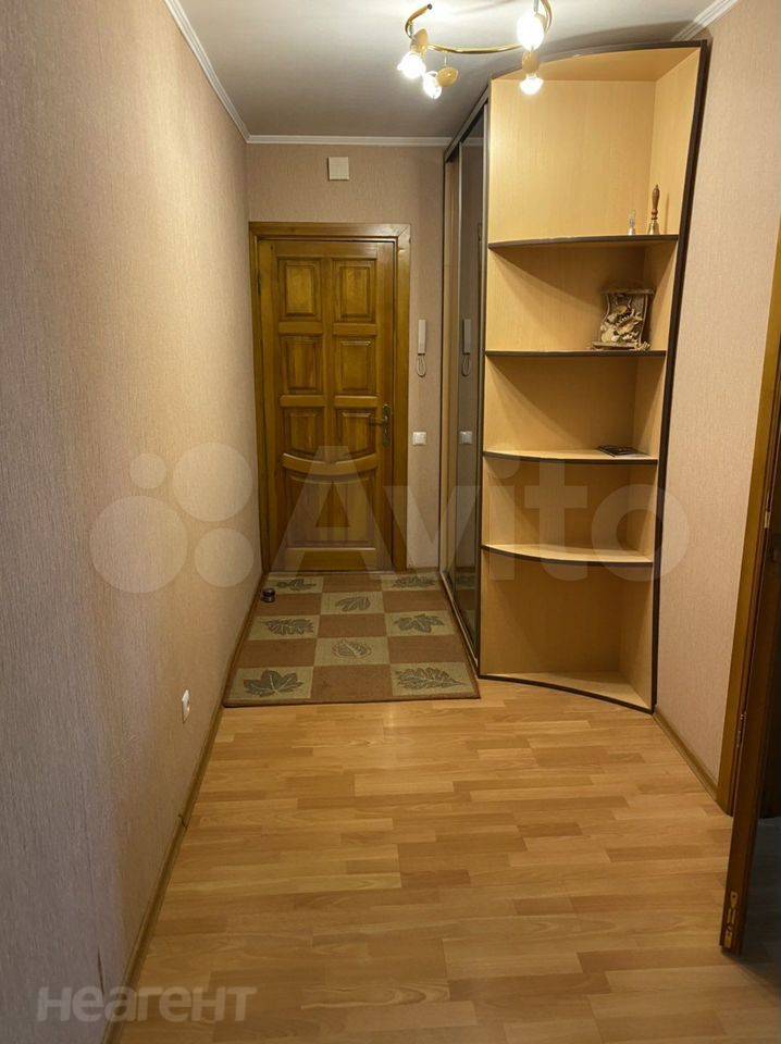 Сдается 2-х комнатная квартира, 72 м²