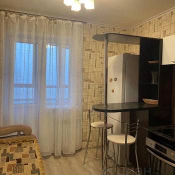 Продается 1-комнатная квартира, 37,8 м²