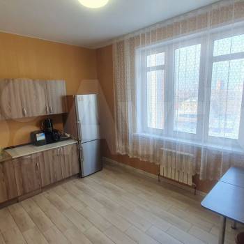 Сдается 1-комнатная квартира, 70 м²