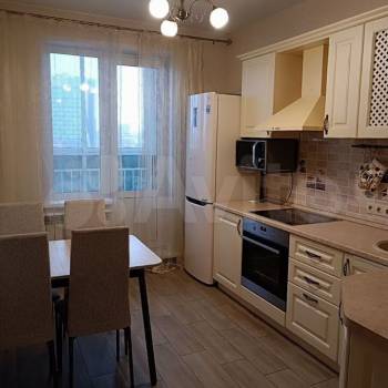 Сдается 1-комнатная квартира, 38 м²