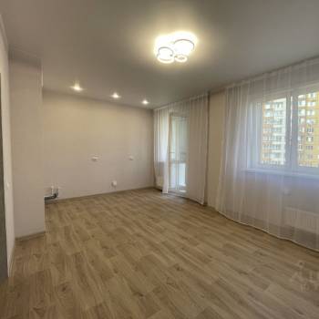 Продается 1-комнатная квартира, 32 м²