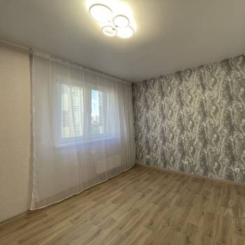 Продается 1-комнатная квартира, 32 м²