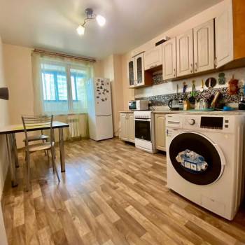 Продается 1-комнатная квартира, 49 м²