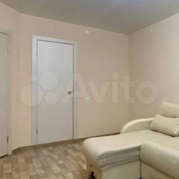 Продается 1-комнатная квартира, 49 м²