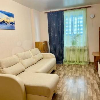 Продается 1-комнатная квартира, 49 м²