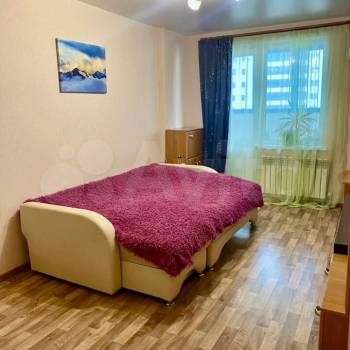 Продается 1-комнатная квартира, 49 м²