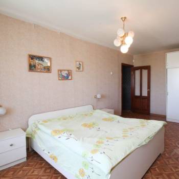 Продается Многокомнатная квартира, 77 м²