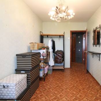 Продается Многокомнатная квартира, 77 м²