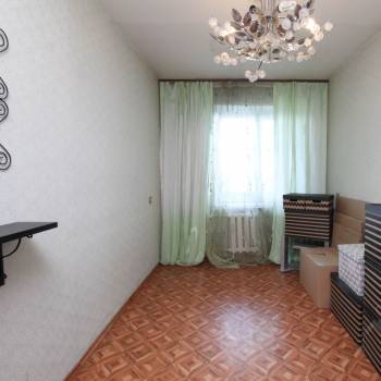 Продается Многокомнатная квартира, 77 м²