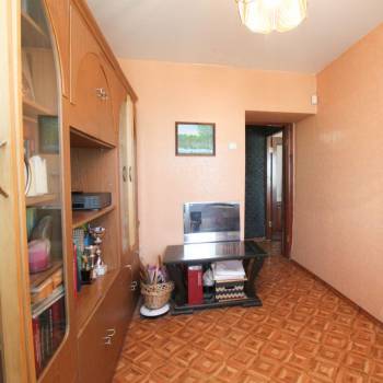 Продается Многокомнатная квартира, 77 м²