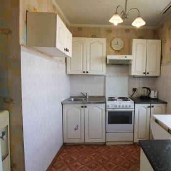 Продается Многокомнатная квартира, 77 м²